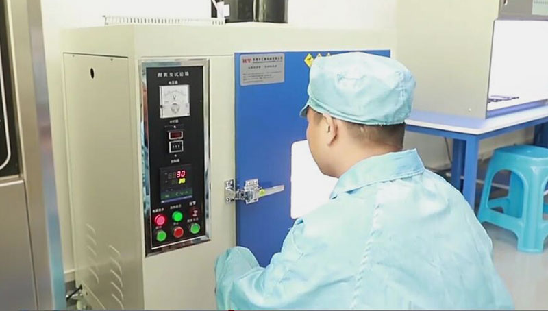硅膠制品噴有手感油有什么作用？